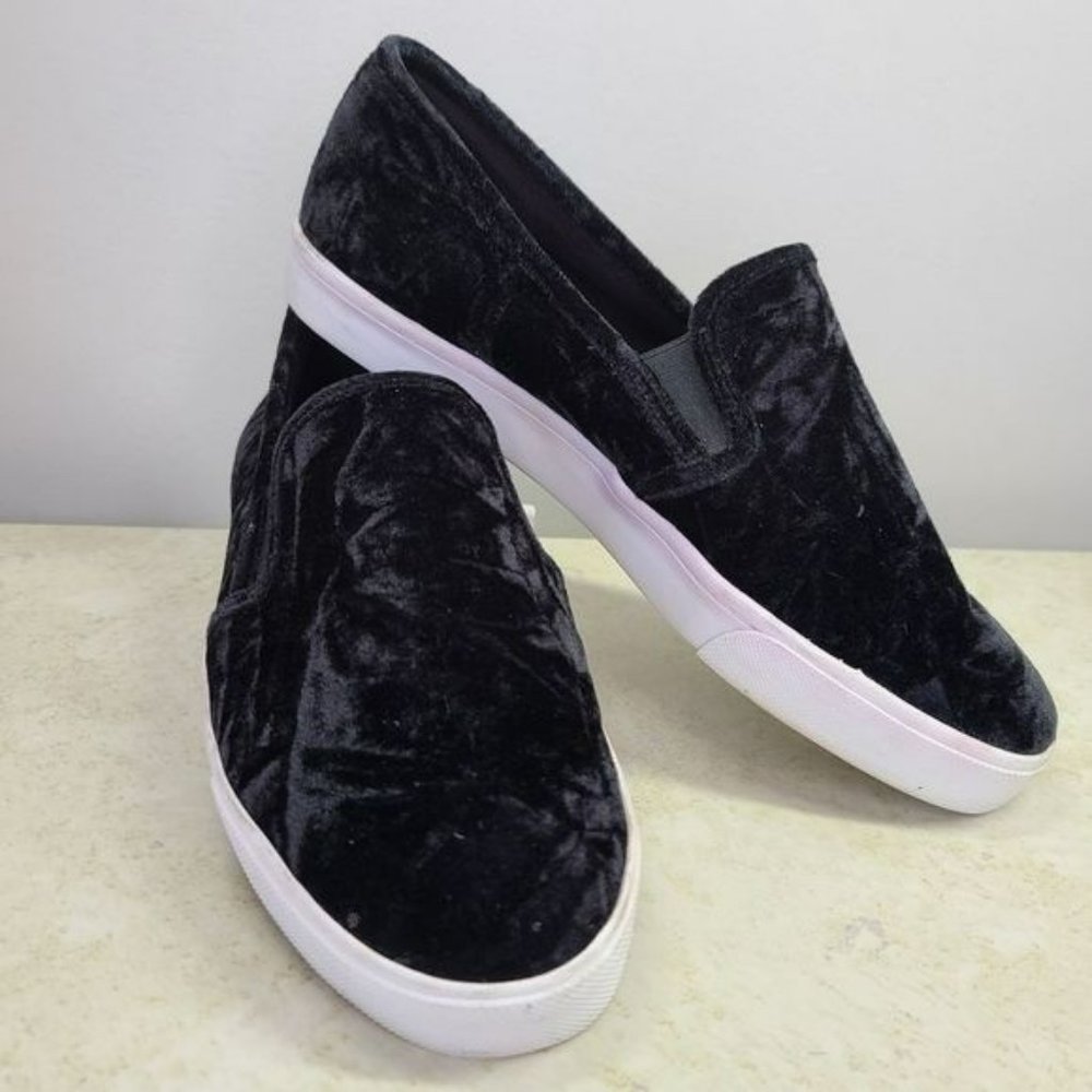 Crown & Ivy Slip On Sneakers Black Velvet 10